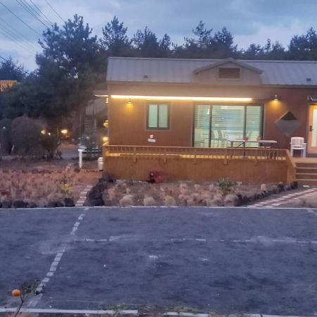 Hamdeok Pool Villa Pension Jeju Extérieur photo